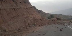 عکس/ ریزش کوه گنو در پی زلزله ۶.۴ ریشتری