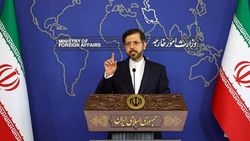 خطیب زاده: گِروسی به زودی به ایران میآید/ در حال آزادسازی تدریجی منابع کشور هستیم