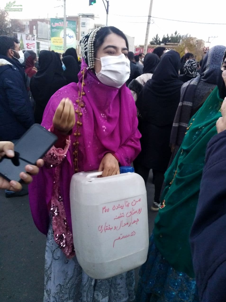 عکس / تجمع اعتراضی مردم شهرکرد به دلیل کمبود آب
