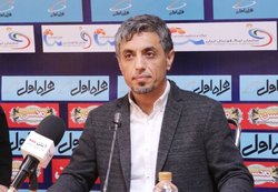 خطیبی: نباید گول باخت فولاد را بخوریم/ تیمها تا هفته ششم شناخت کافی از هم ندارند