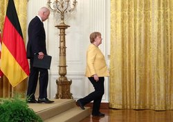 خداحافظی مرکل از صدر اعظمی ۱۶ ساله در آلمان