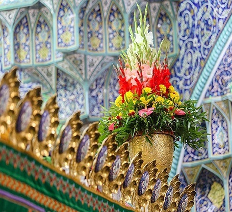 تصاویر / گل آرایی ضریح حرم حضرت معصومه (س)
