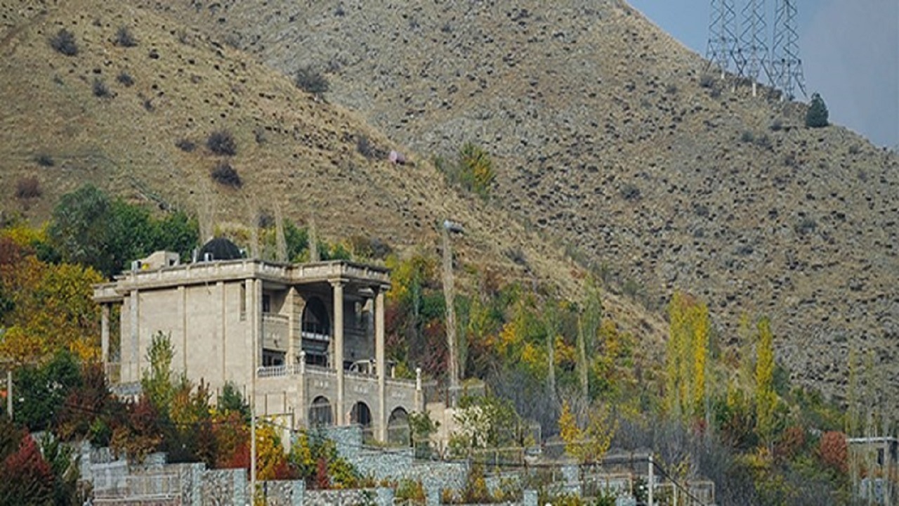 کوهخواری آواری بر سر روستاییان/ فرهادهایی که از دلِ طبیعت شیرین برای خود خانه میسازند کوهخواری آواری بر سر روستاییان/ فرهادهایی که از دلِ طبیعت شیرین برای خود خانه میسازند