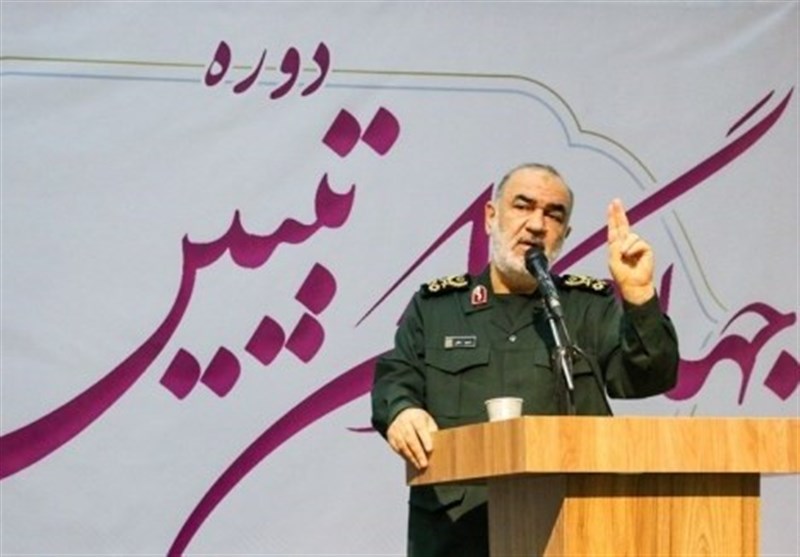 سرلشکر سلامی: ایران است که آمریکا را مدیریت می‌کند/ از هیچ قدرتی نمی‌ترسیم
