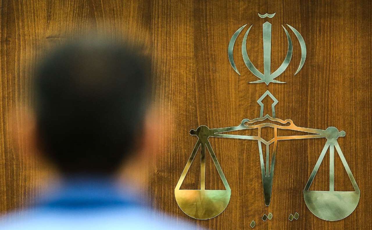 نقره داغ شدن بیش از ۱۰۰ مفسد اقتصادی در ایران