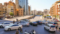 مسدود شدن مسیرها در لبنان همزمان با اعتصاب بخش حمل و نقل زمینی