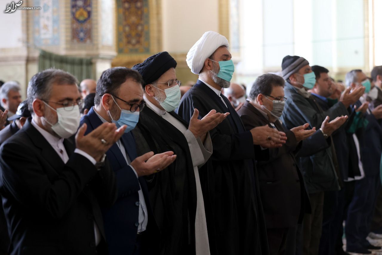 عکس/ حضور رئیس جمهور در نمازجمعه این هفته مشهد مقدس
