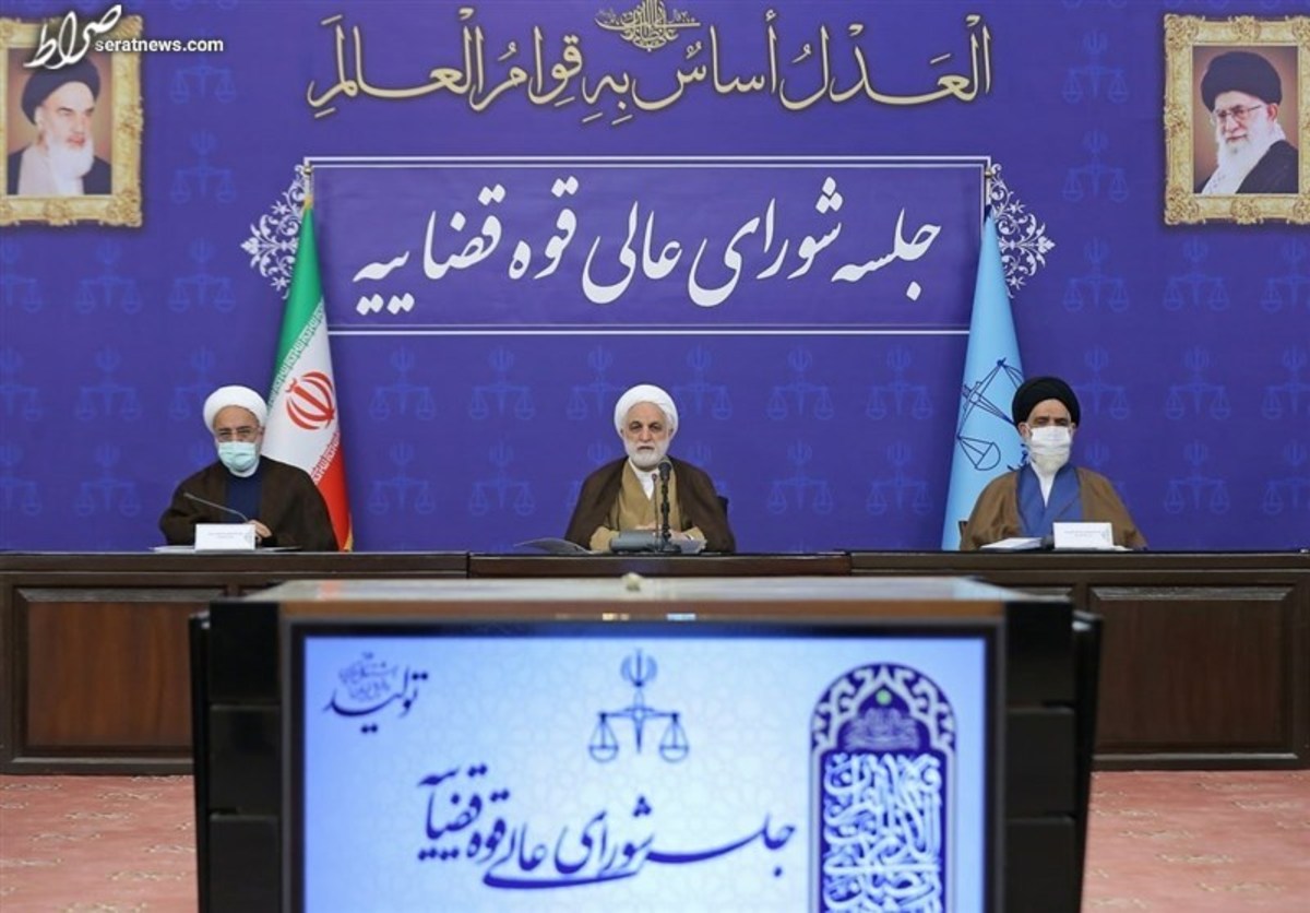محسنی اژهای: ضابطان و بخشهای قضائی دستور نحوه استفاده از دستبند و پابند را اجرا نکردند!