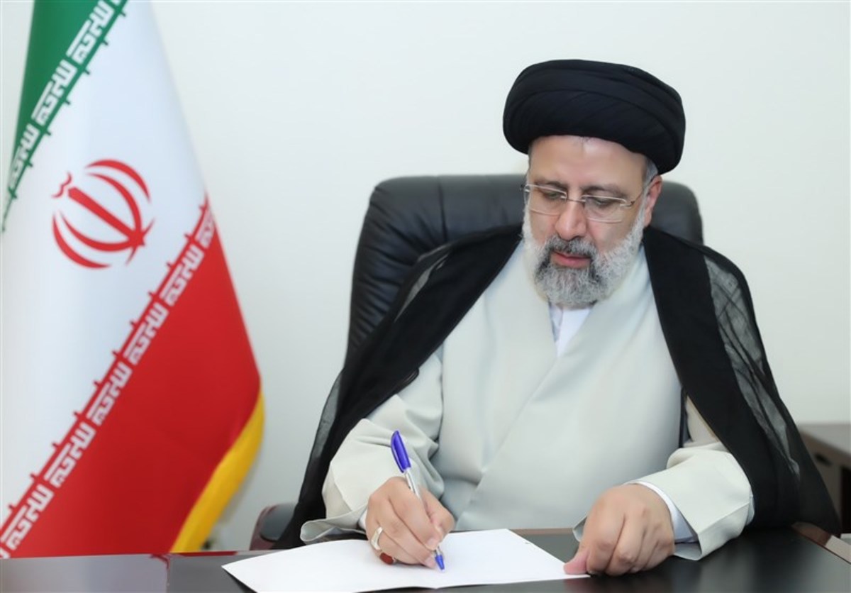 رئیس جمهور: مرحوم ریشهری در سنگرهای مختلف، خدمات ارزندهای به انقلاب داشت