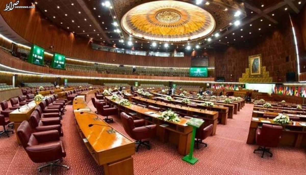 فیلم/ کتک‌کاری در پارلمان پاکستان بعد از عزل عمران خان