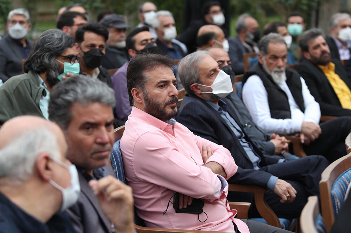 جواد هاشمی به رئیس‌جمهور: برخی هنرمندان مایل به ملاقات با شما نیستند/ واکنش رئیسی چه بود؟