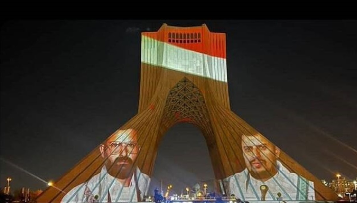 نور پردازی برج آزادی در ‎تهران با پرچم‎ یمن+عکس