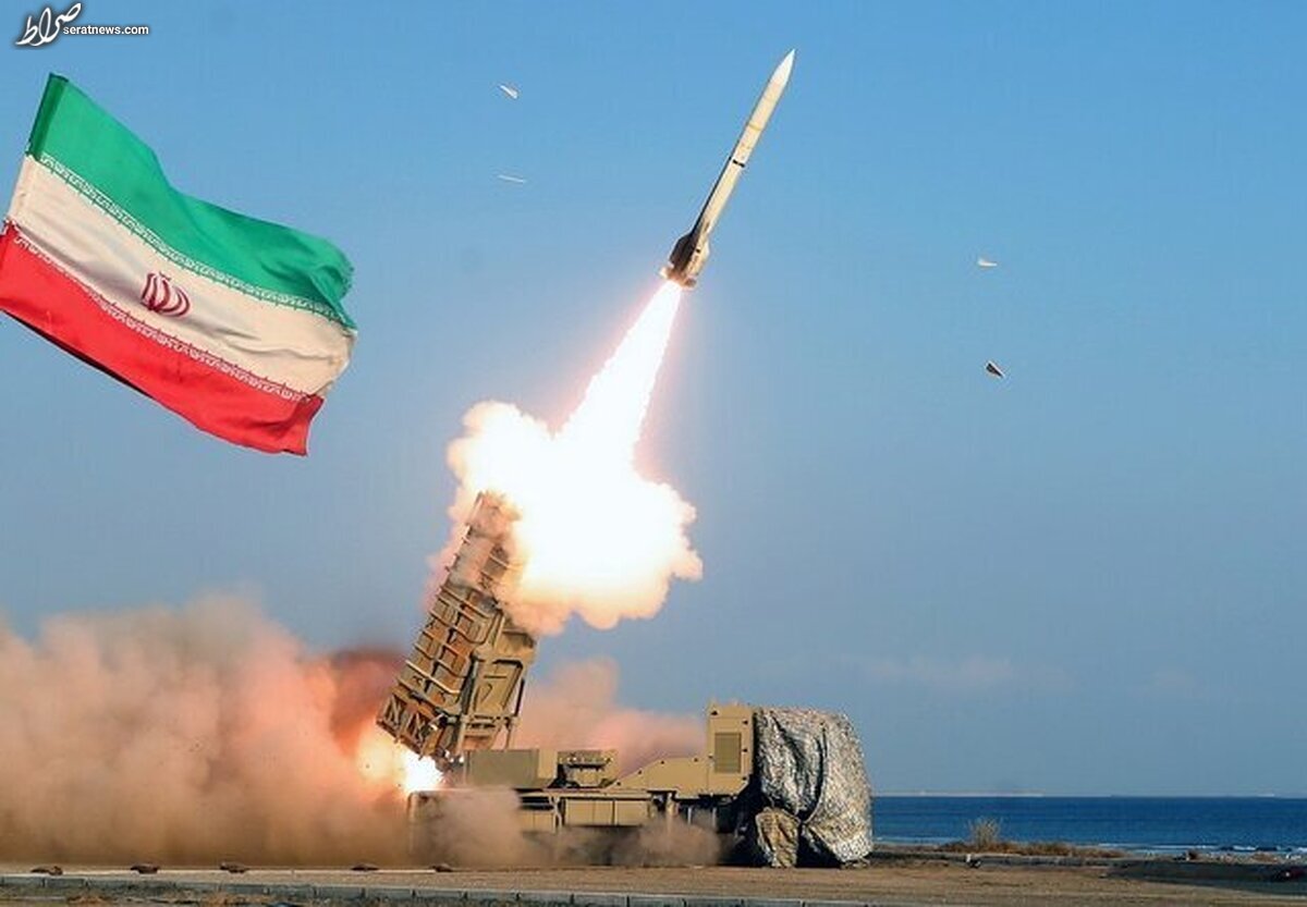 شلیک اژدر‌های ایرانی میعاد و والفجر از زیردریایی‌های نیروی دریایی ارتش