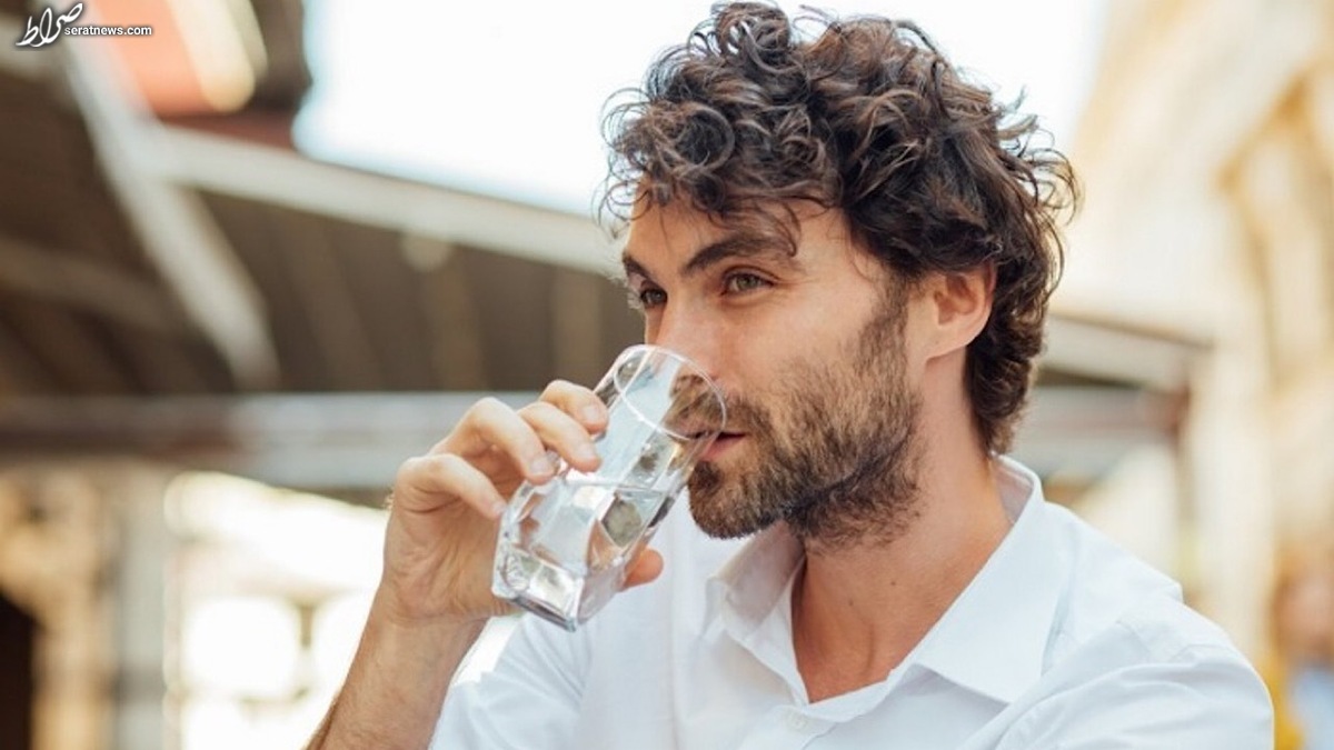 چرا نوشیدن آب کلید سلامت روان است؟