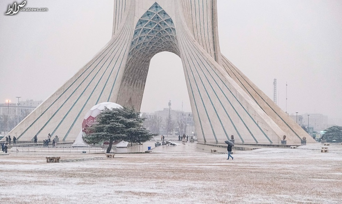 تصاویر/ حال و هوای تهران در آستانه کریسمس