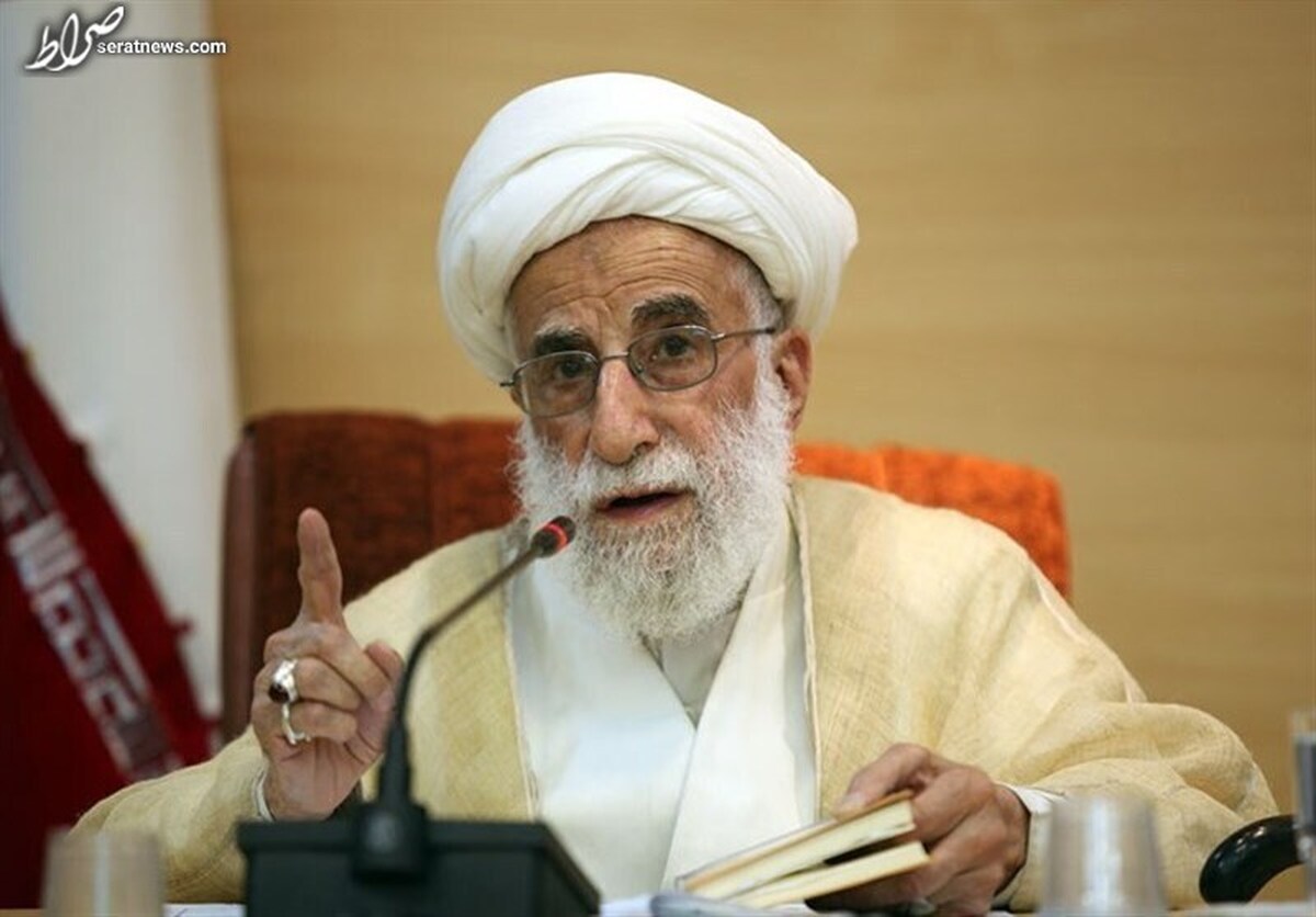 آیت‌الله جنتی:دشمن برای تحریف تاریخ انقلاب برنامه دارد