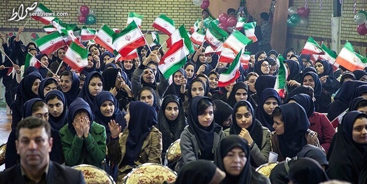 گلبانگ انقلاب در مدارس سراسر کشور طنینانداز شد