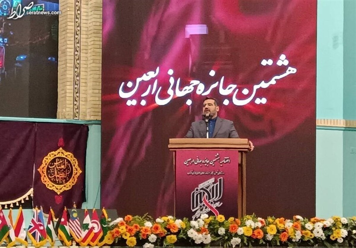 استقبال خبرنگاران از میهمان ویژه «کت چرمی»؛ عفو رهبر انقلاب شادی را به جشنواره فیلم فجر آورد