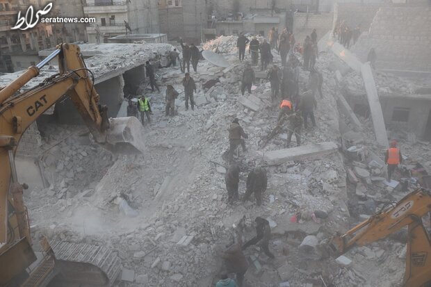 کشته شدن ۱۰ نفر در حادثه فرو ریختن یک ساختمان چندطبقه در حلب+ عکس