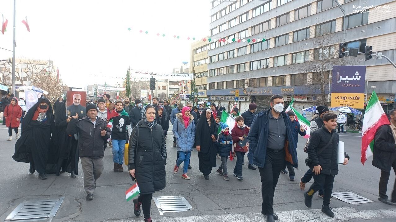 جشن پیروزی انقلاب/ برگزاری راهپیمایی در تهران و ۱۴۰۰ شهر ایران