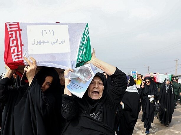 تصاویر / ورود پیکر مطهر 71 شهید به خاک ایران