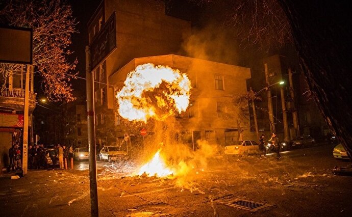 فیلم/ چهارشنبه سوری در تهران، خیابان اسکندری جنوبی