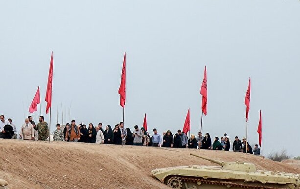 تصاویر / کاروان‌های راهیان نور در یادمان شهدای علقمه و والفجر 8