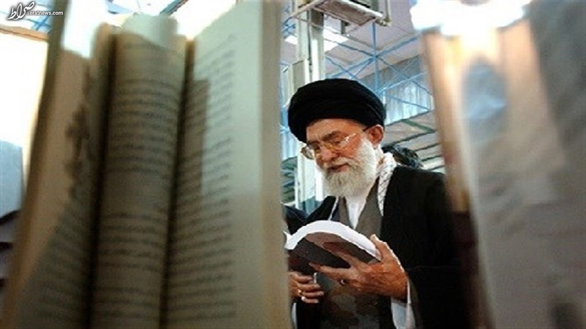کتابهایی که سال ۱۴۰۱ مورد توجه رهبر معظم انقلاب قرار گرفتند