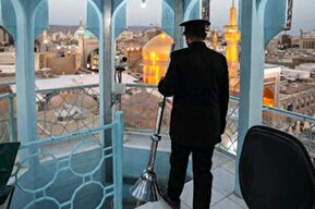فیلم/ آخرین نقاره‌زنی سال ۱۴۰۱ در حرم مطهر امام رضا (ع)