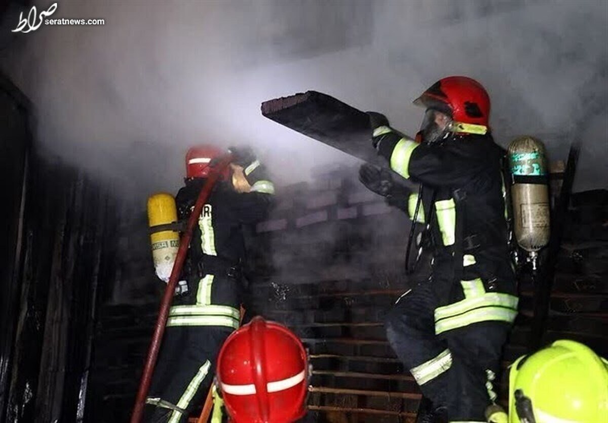 نجات جان ۱۰ نفر در آتش‌سوزی ساختمان خیابان بهار