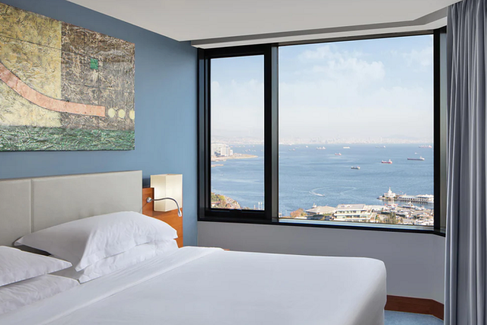 اقامت رایگان در هتل شرایتون استانبول با فلای تودی