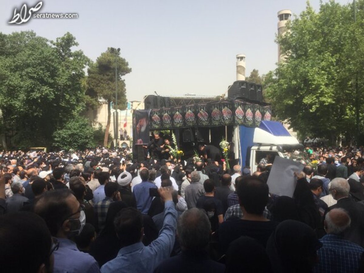 مردم تهران با پیکر آیت‌الله فاطمی‌نیا وداع کردند + تصاویر