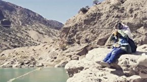فیلم / عبور اهالی روستای «نسه کوه» از رودخانه با سیم بکسل!