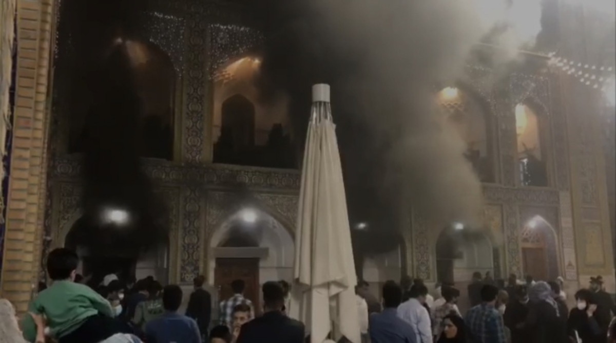 فیلم/ اطفای کامل حریق حرم مطهر رضوی در کمترین زمان/ جریان زیارت برقرار است