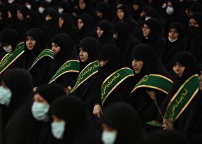 تصاویر / خطبه‌خوانی خادمان حرم حضرت معصومه (س) به مناسبت جشن‌های دهه کرامت