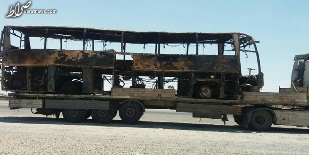 اتوبوس مسافربری در محور طبس کامل در آتش سوخت