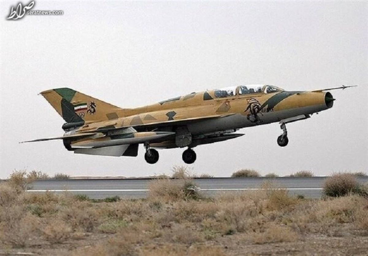 ‌سقوط هواپیمای جنگنده F ۱۴ در اصفهان/ خلبان و کمک‌خلبان نجات یافتند
