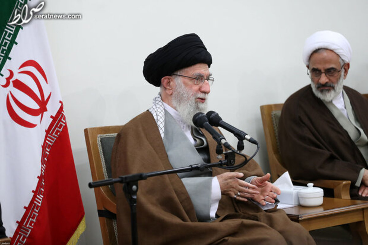 رهبر انقلاب در دیدار دستاندرکاران کنگره شهدای روحانی: مخاطب اول در هر یک از عرصههای جهاد و دعوت به خیر روحانیت است