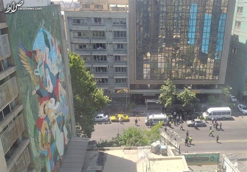 آخرین جزئیات از تیراندازی به ۲ مأمور پلیس در خیابان طالقانی تهران/ ضارب دستگیر شد + تصاویر