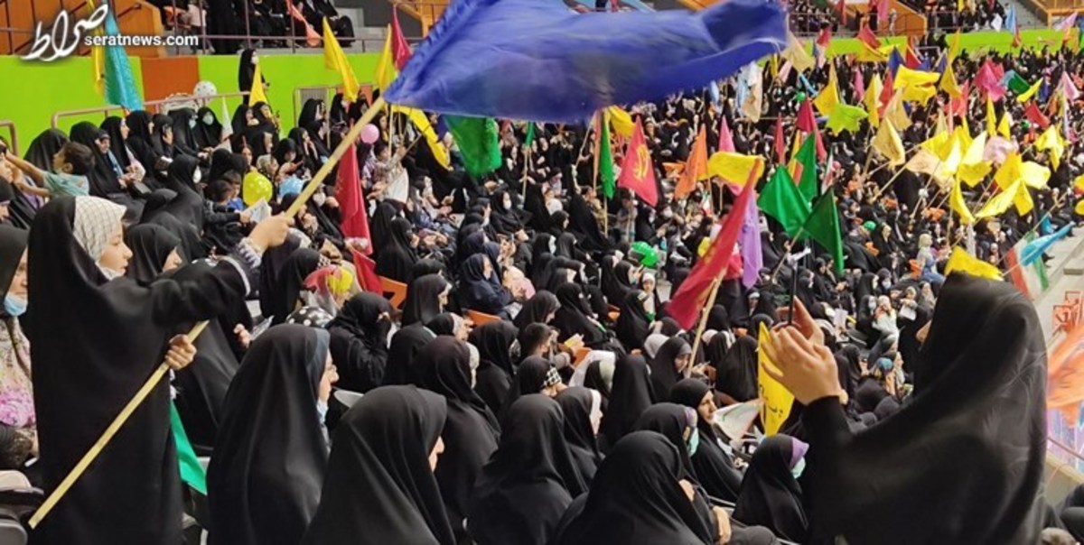 اجتماع بزرگ بانوان تهران در استادیوم آزادی + عکس و فیلم