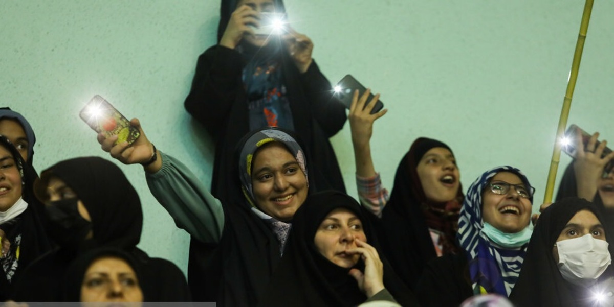 تصاویر / استقبال از پیکرهای ۱۰ شهید دفاع مقدس در شیراز