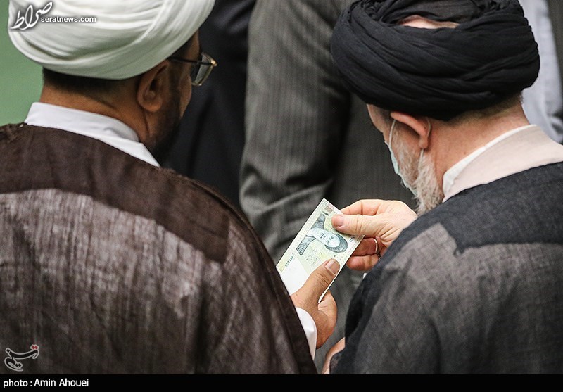 عکس/ بازار داغ عیدی در مجلس
