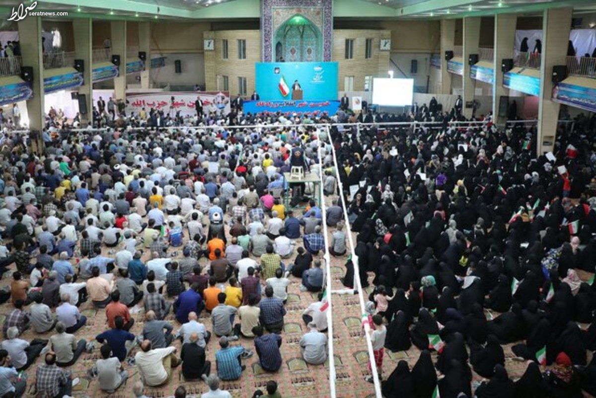 رئیسی در جمع مردم خمین: رونق تولید از مهم‌ترین اولویت‌های امروز کشور است