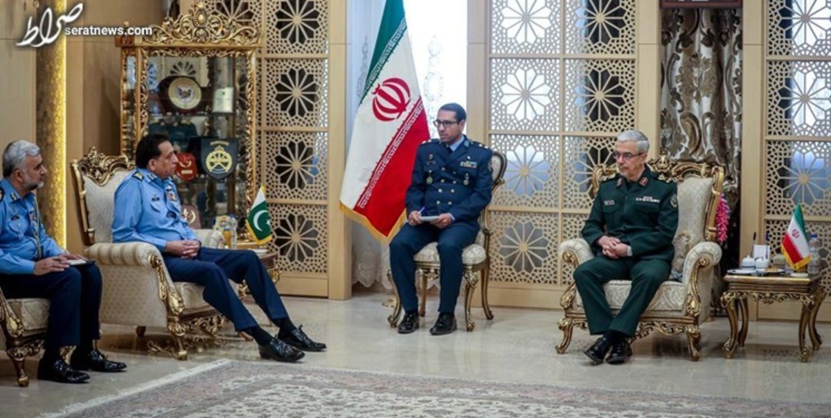 سرلشکر باقری: تحریمهای تسلیحاتی سازمان ملل رفع شدهاند/ محدودیتی برای گسترش همکاری نظامی ایران وجود ندارد