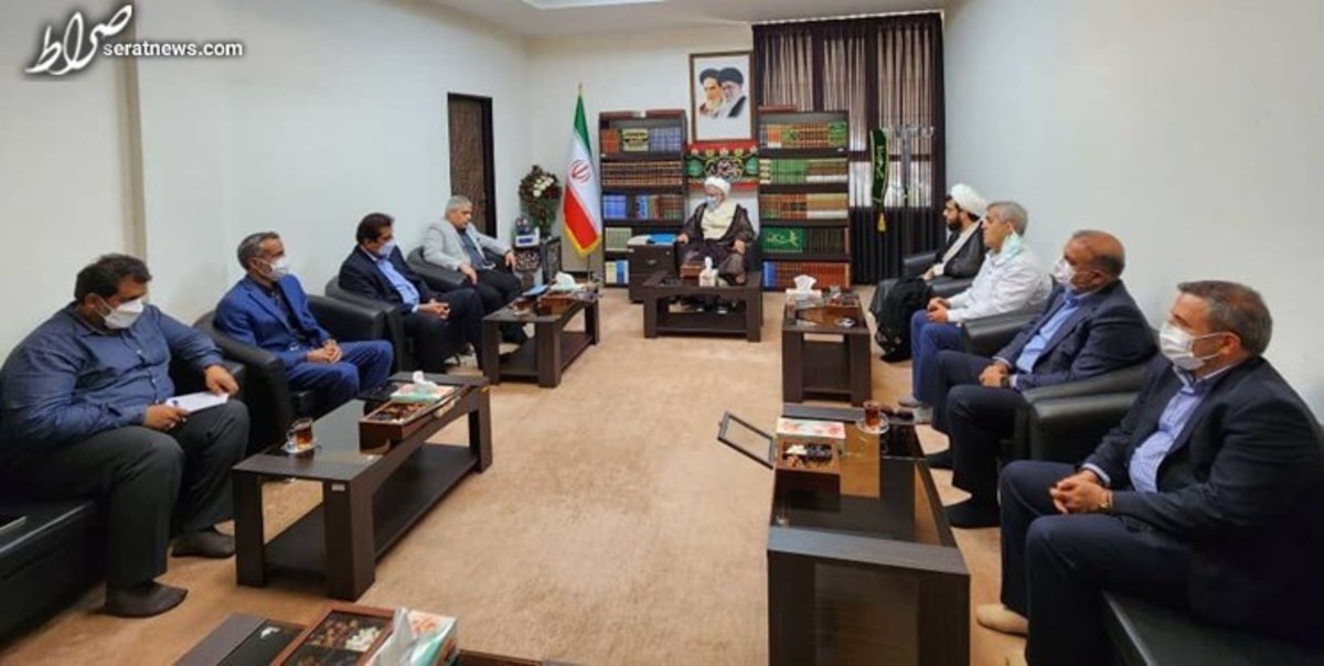 امام جمعه بندرعباس: هرمزگان با وجود بنادر و سواحل گسترده رتبه اول فقر و بیکاری در کشور را کسب کرده است