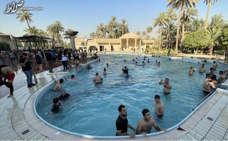 عکس/ شنای هواداران صدر در استخر کاخ ریاست جمهوری عراق
