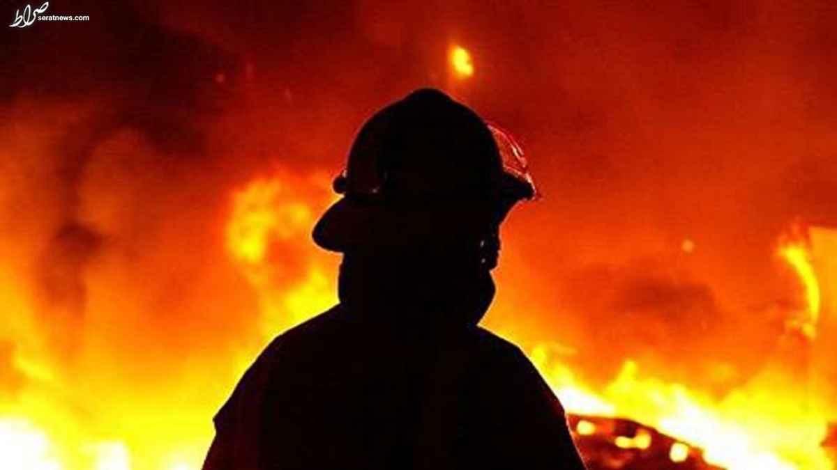 وقوع آتش سوزی در کارخانه تولید درب الیگودرز