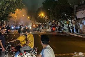 فیلم/ لحظه حمله اغتشاشگران با چاقو به مامور پلیس در ایلام