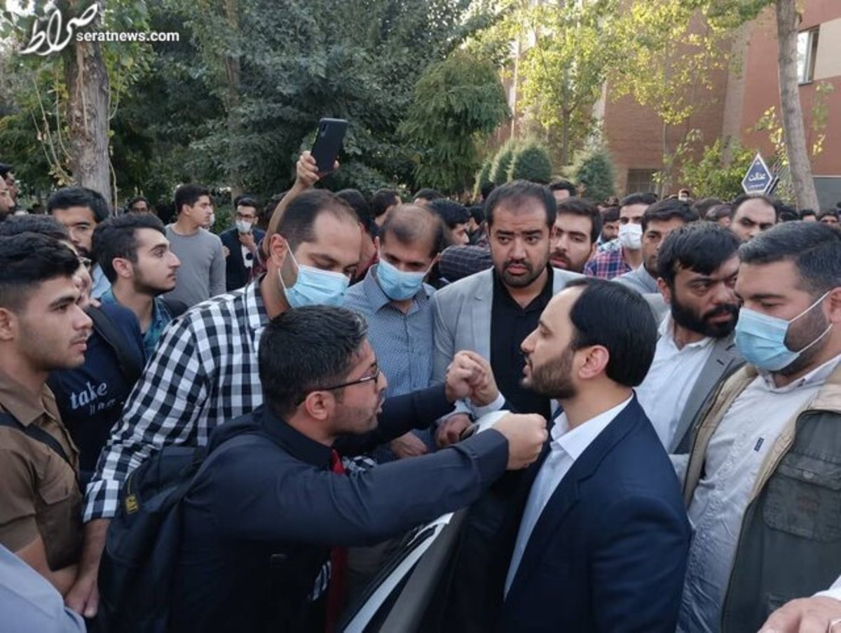 حاشیه‌های حضور سخنگوی دولت در جمع دانشجویان معترض دانشگاه علامه