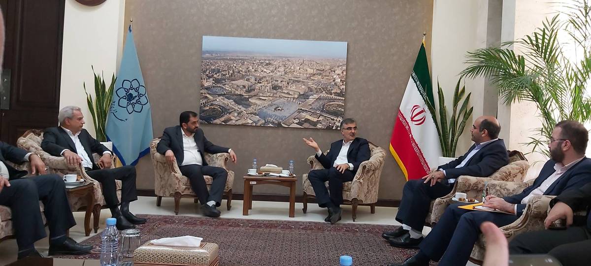 دکتر فرزین: بانک ملی ایران با ابزار‌های متنوع آماده ارائه هرگونه خدمات مالی به طرح‌های عمرانی در مشهد است